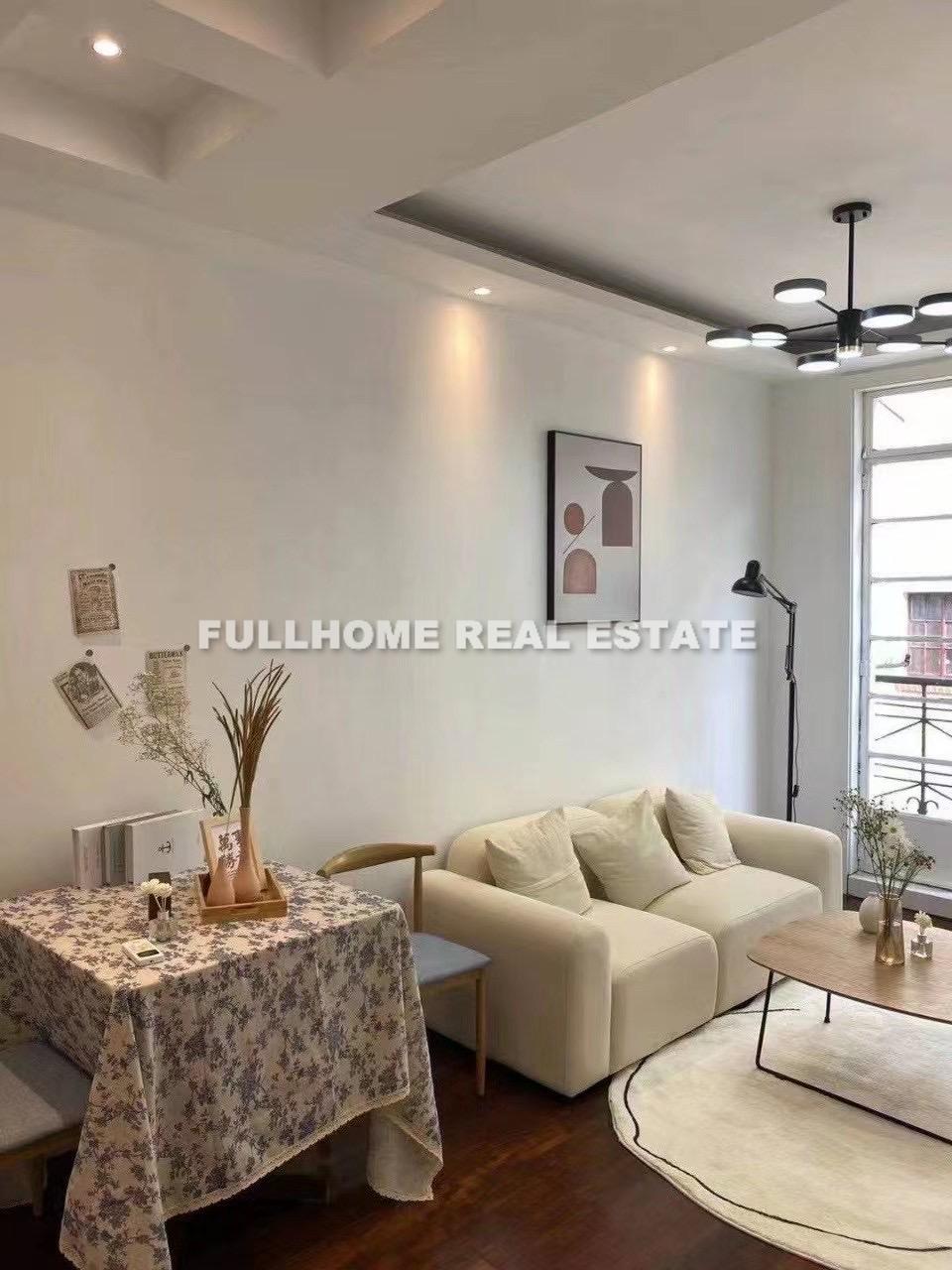 Same compound: Lane1-500 Taiyuan Road Old House, 1 bedrooms in Shanghai