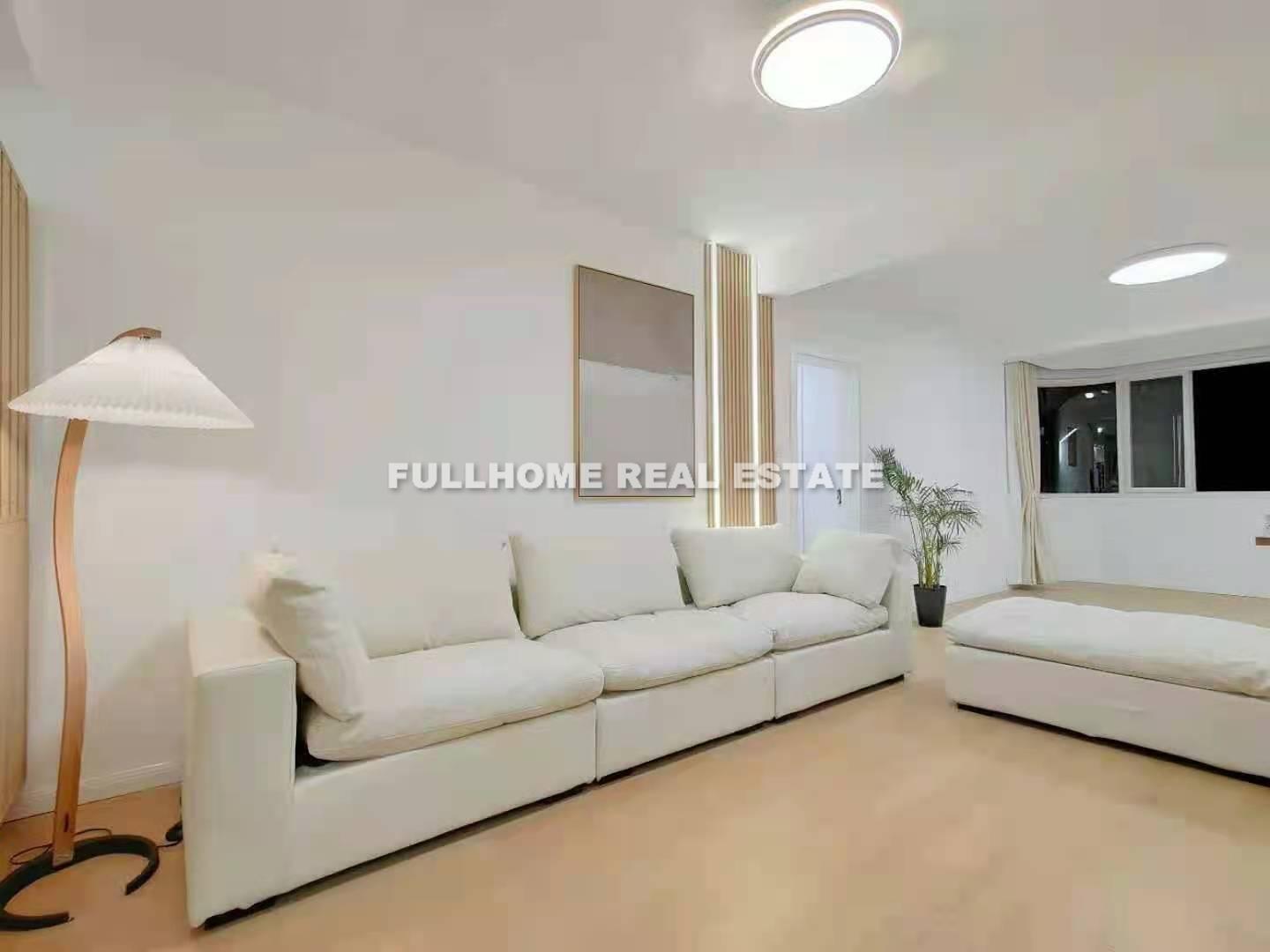 Same compound: Lianye Apartment, 3 bedrooms in Shanghai