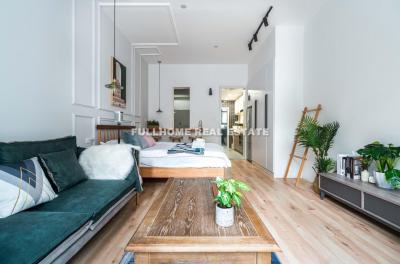 Same compound: Lane 1-1000 North Shanxi Road Old House, 1 bedrooms in Shanghai