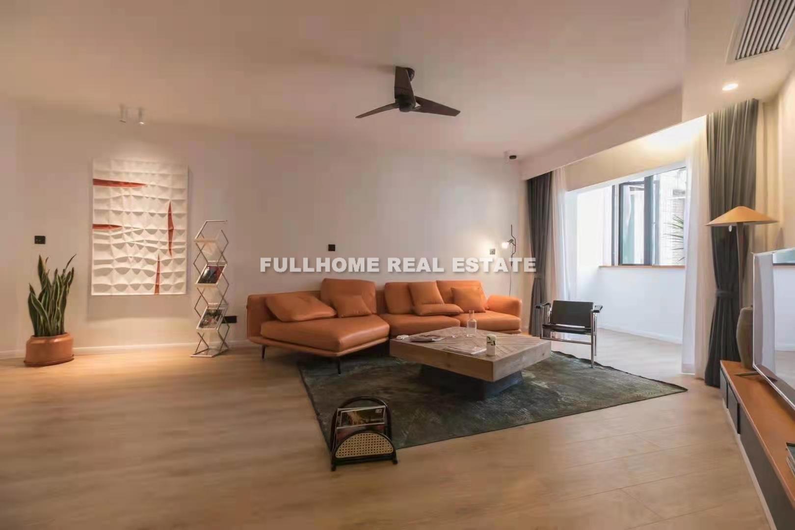 Same compound: Changfeng Apartment, 3 bedrooms in Shanghai