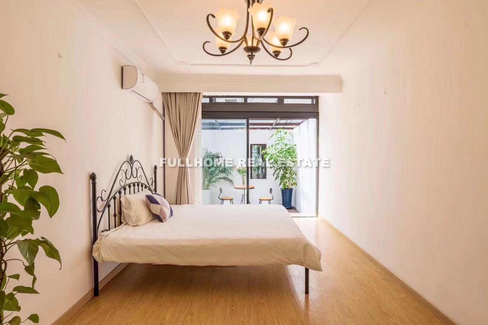 Lane 1-500 Wukang Road Old House - 1 bedroom apartment in Shanghai, Downtown, Downtown