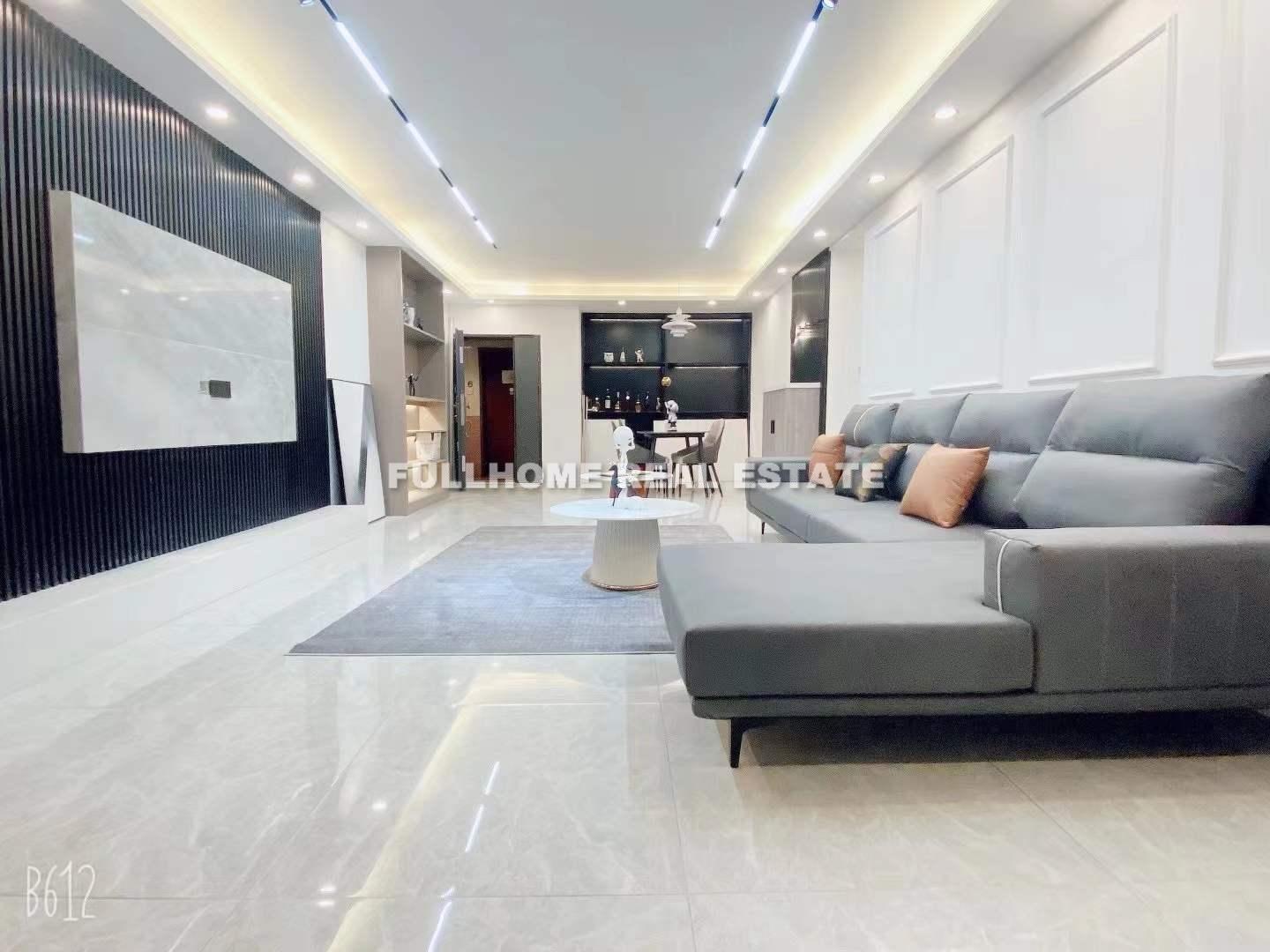 Same compound: Yi Tian Ge, 3 bedrooms in Shanghai