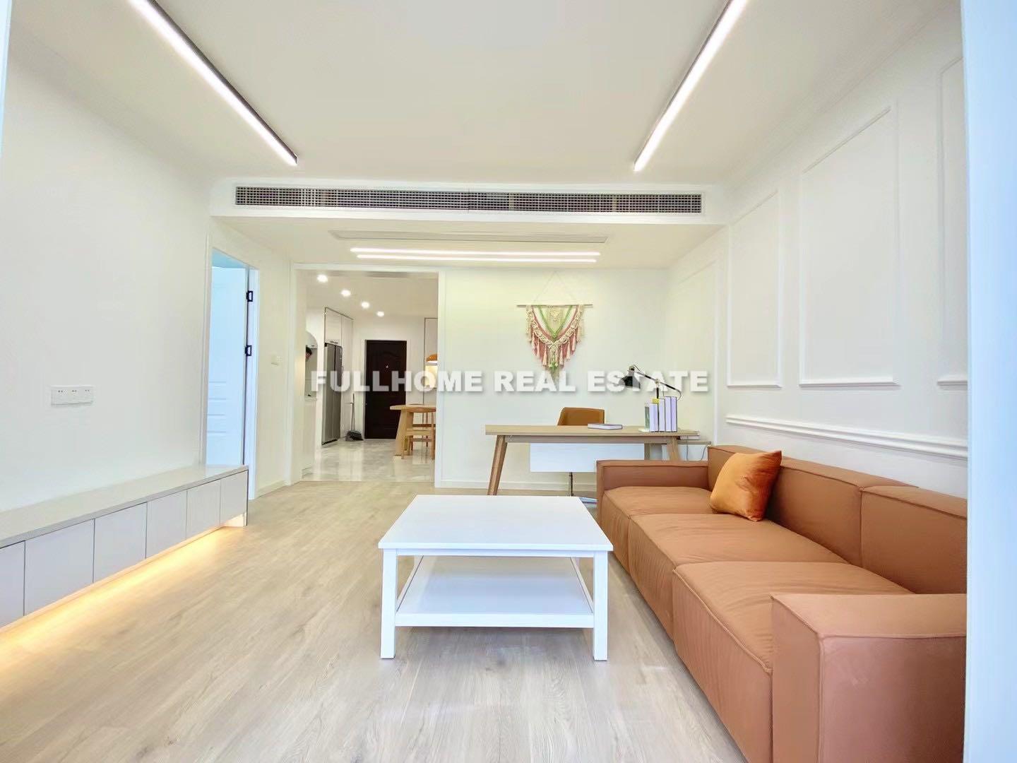 Same compound: Shangying Plaza, 2 bedrooms in Shanghai