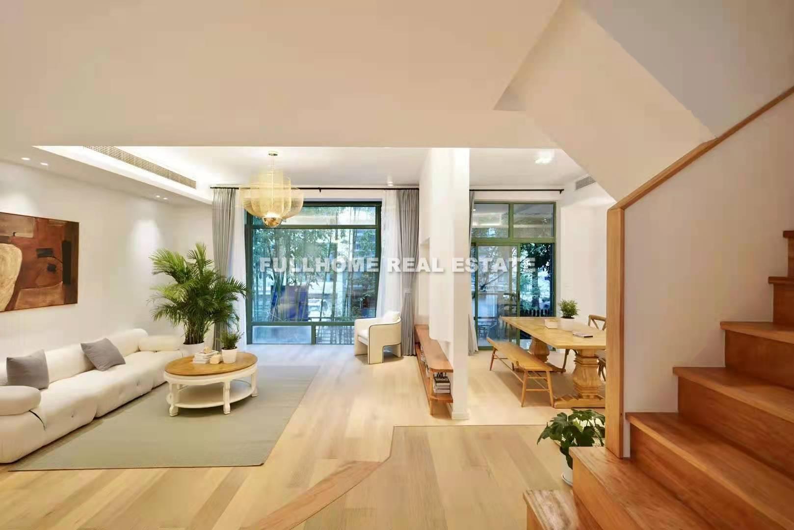 Similar property: Spring In Garden, 4 bedrooms, 260 sqm in Shanghai