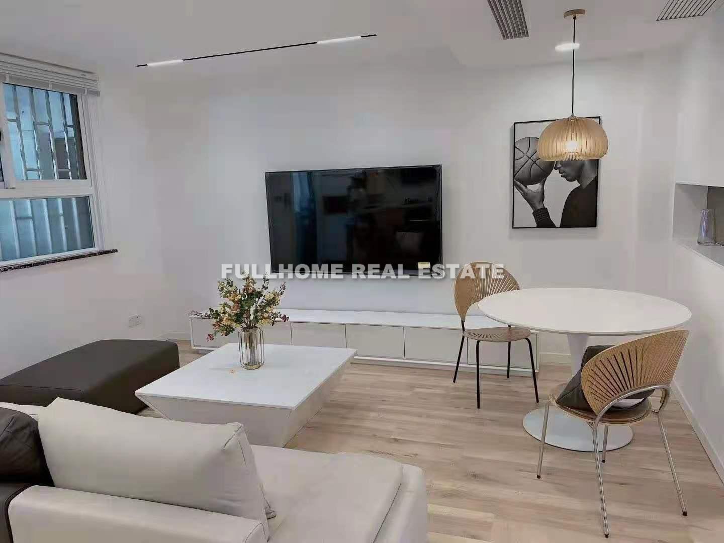 Same compound: Jiangning Apartment, 2 bedrooms in Shanghai
