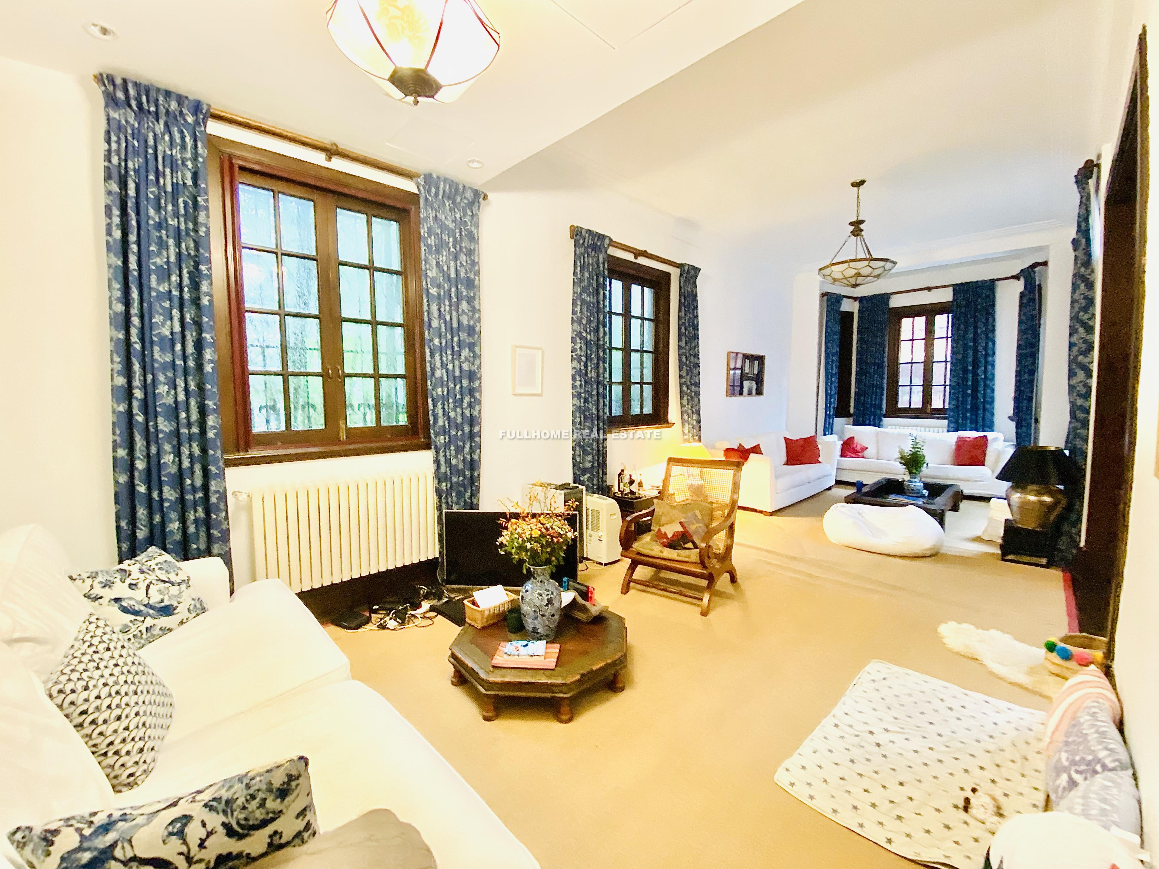 Same compound: Siming Village Old House and Apartment, 4 bedrooms in Shanghai