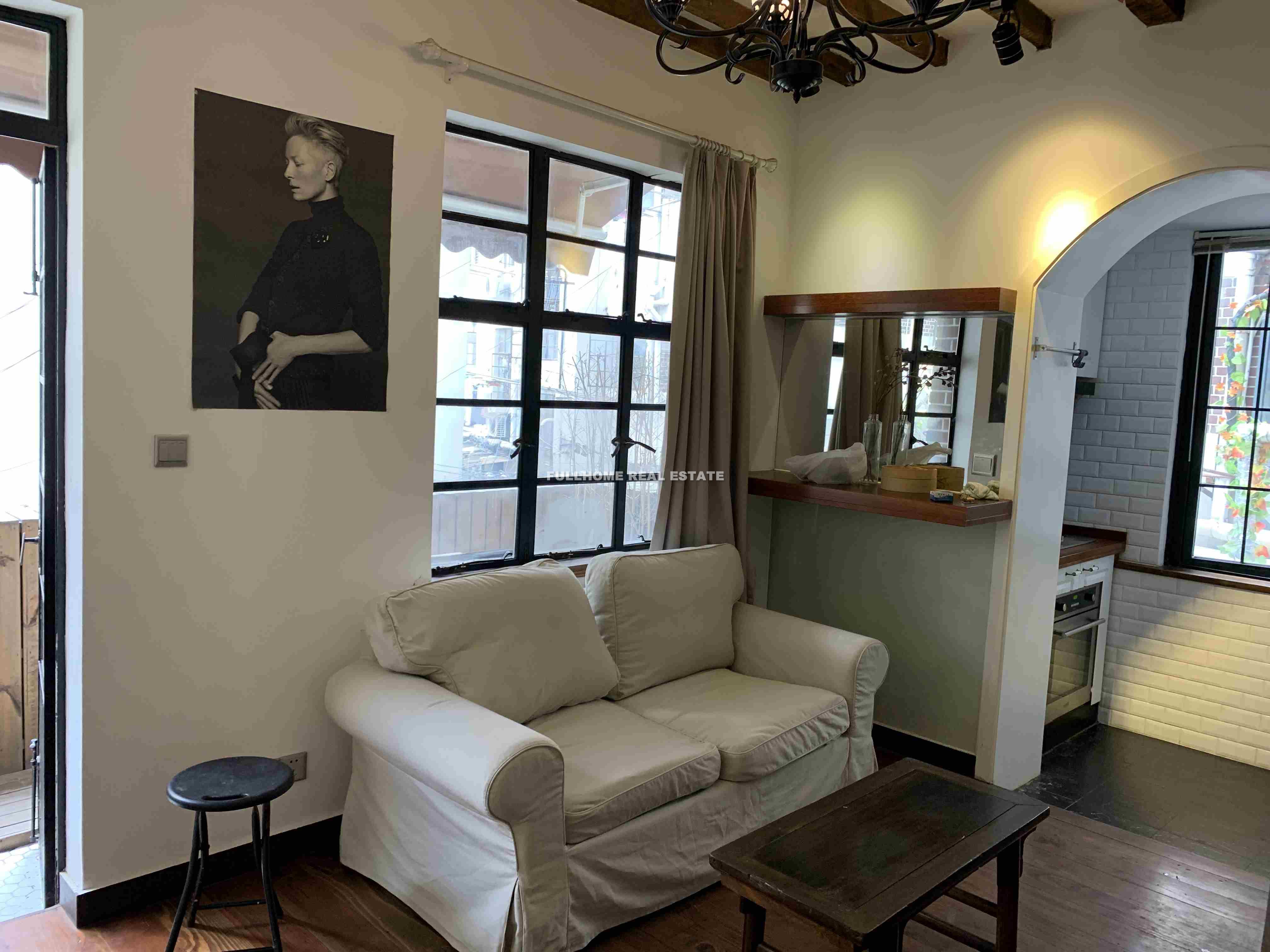 Same compound: Lane 1-500 South Chongqing Road Old House, 1 bedrooms in Shanghai