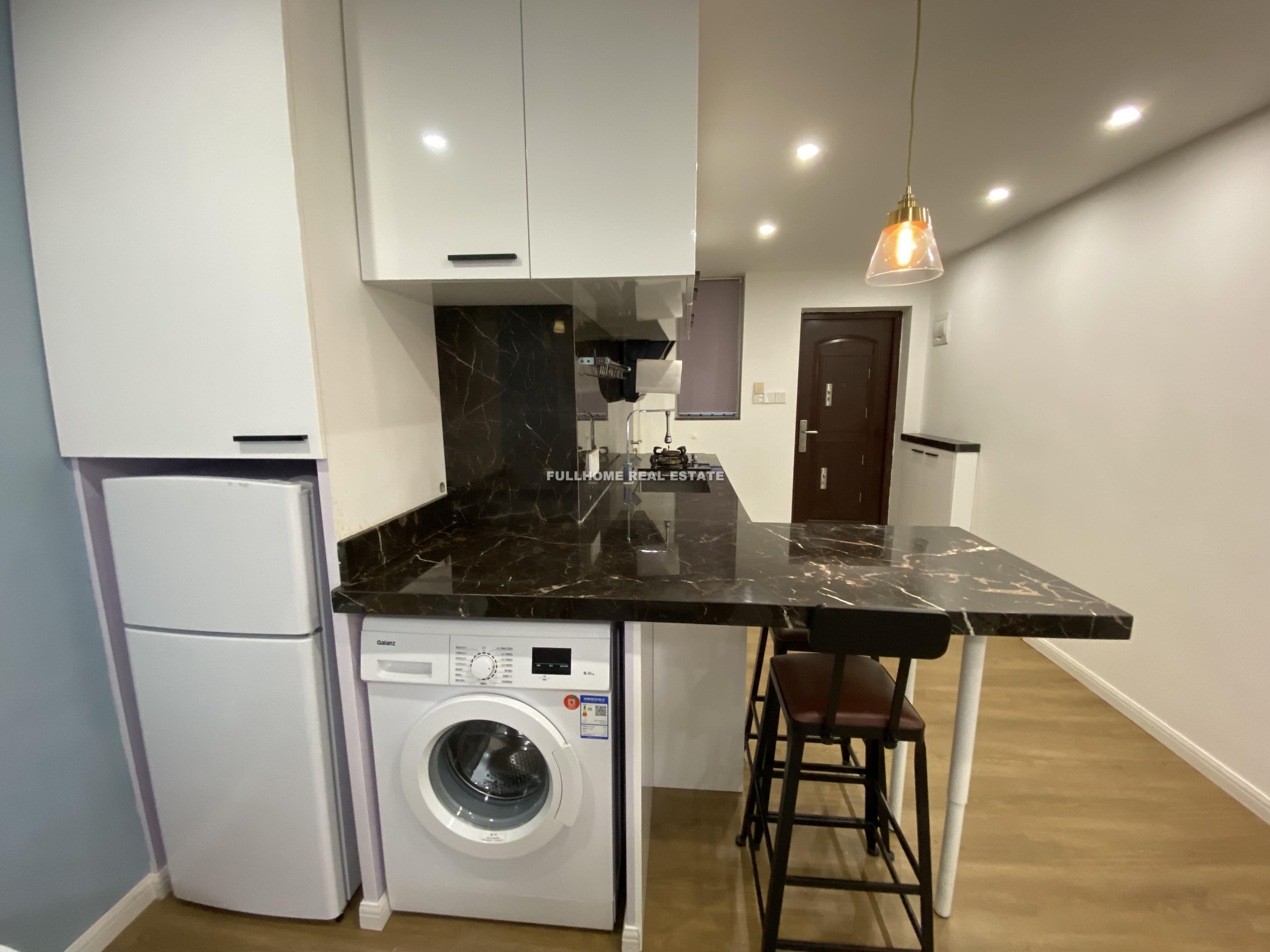 Same compound: Hong Nan Apartment, 1 bedrooms in Shanghai