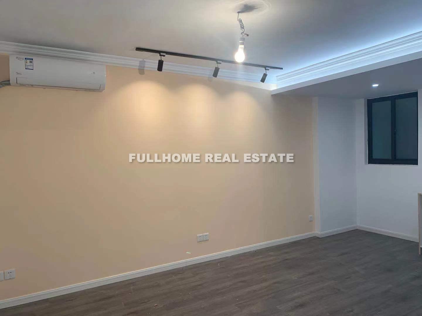 Same compound: Baocheng Apartment, 2 bedrooms in Shanghai