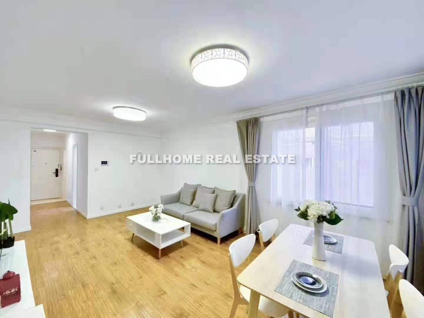 Same compound: Golden Lion Apartment, 2 bedrooms in Shanghai