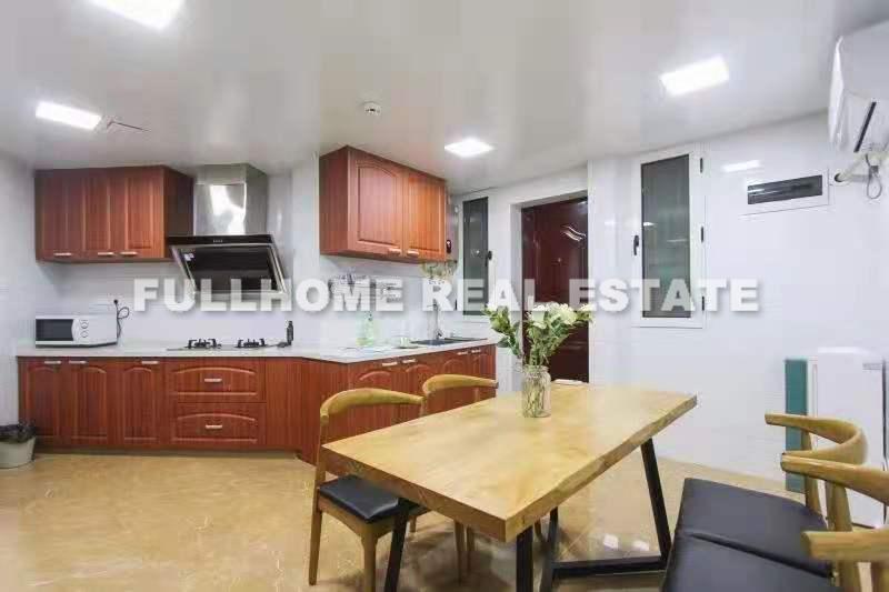 Lane 1-3000 West Yan An Road Old House - 3 bedroom apartment in Shanghai, Downtown, Downtown