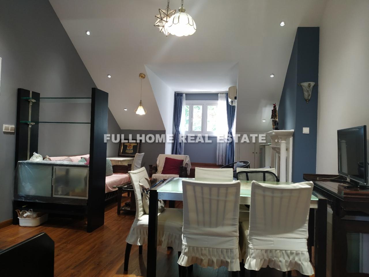 Same compound: No.1-800 Hefei Road Old House, 1 bedrooms in Shanghai