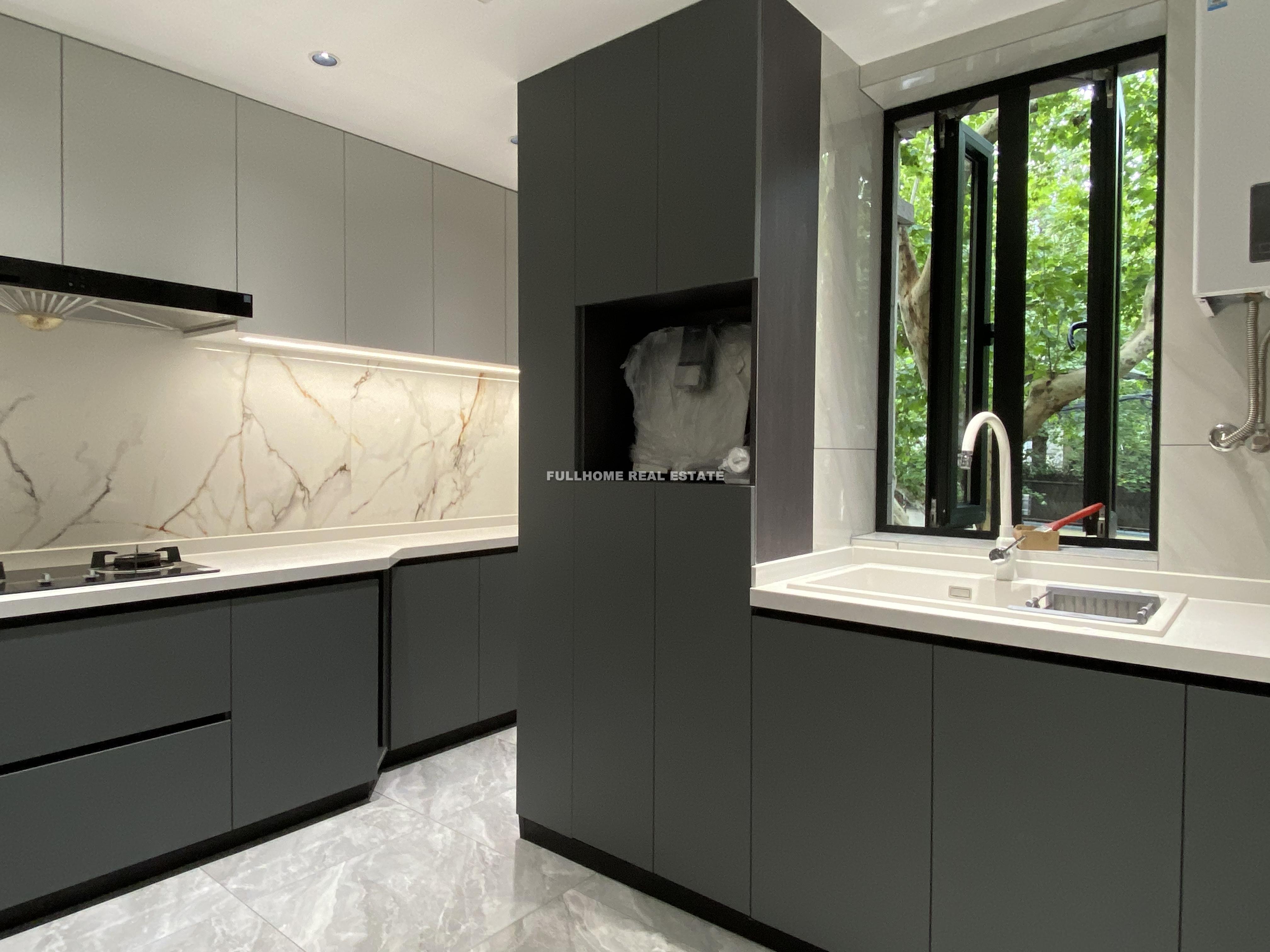 Same compound: Xingsheng Apartment, 3 bedrooms in Shanghai