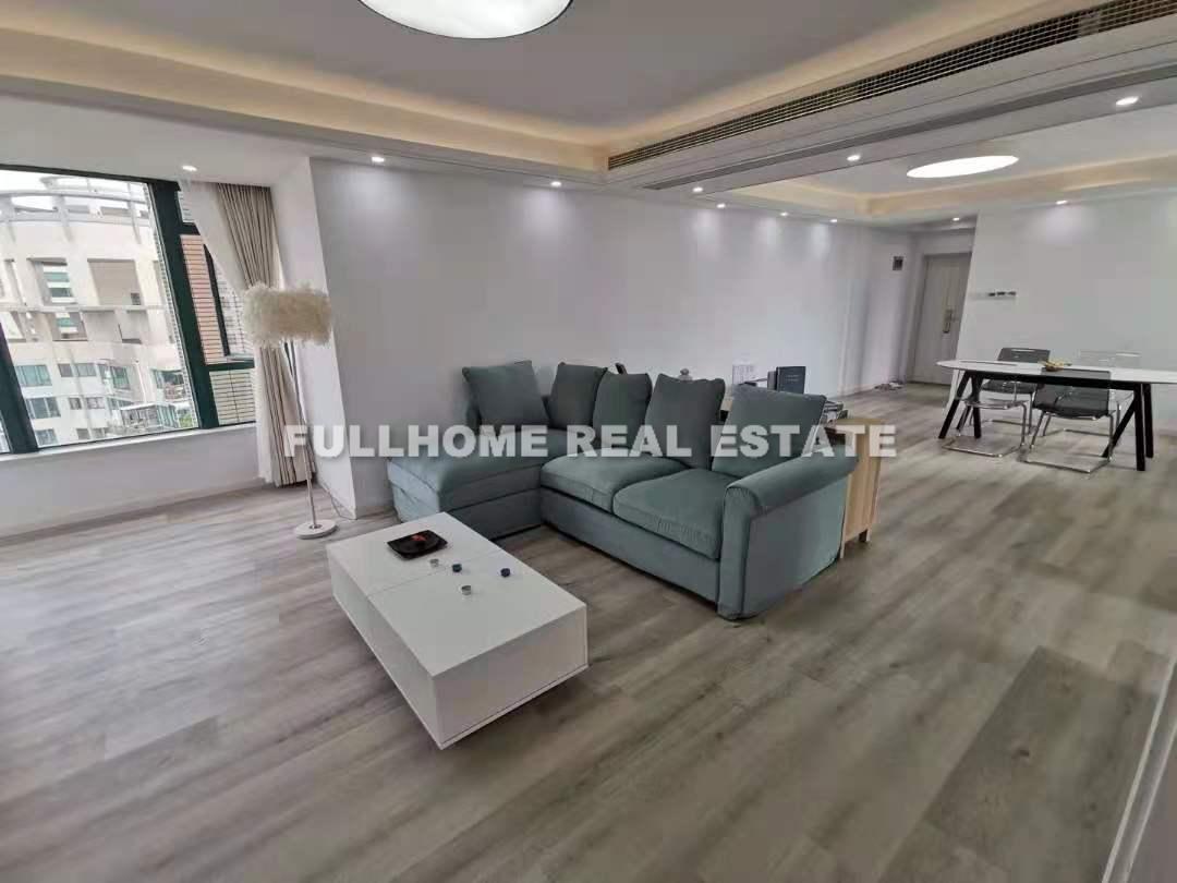 Oriental Manhattan - 3 bedroom apartment in Shanghai, Xujiahui, Downtown