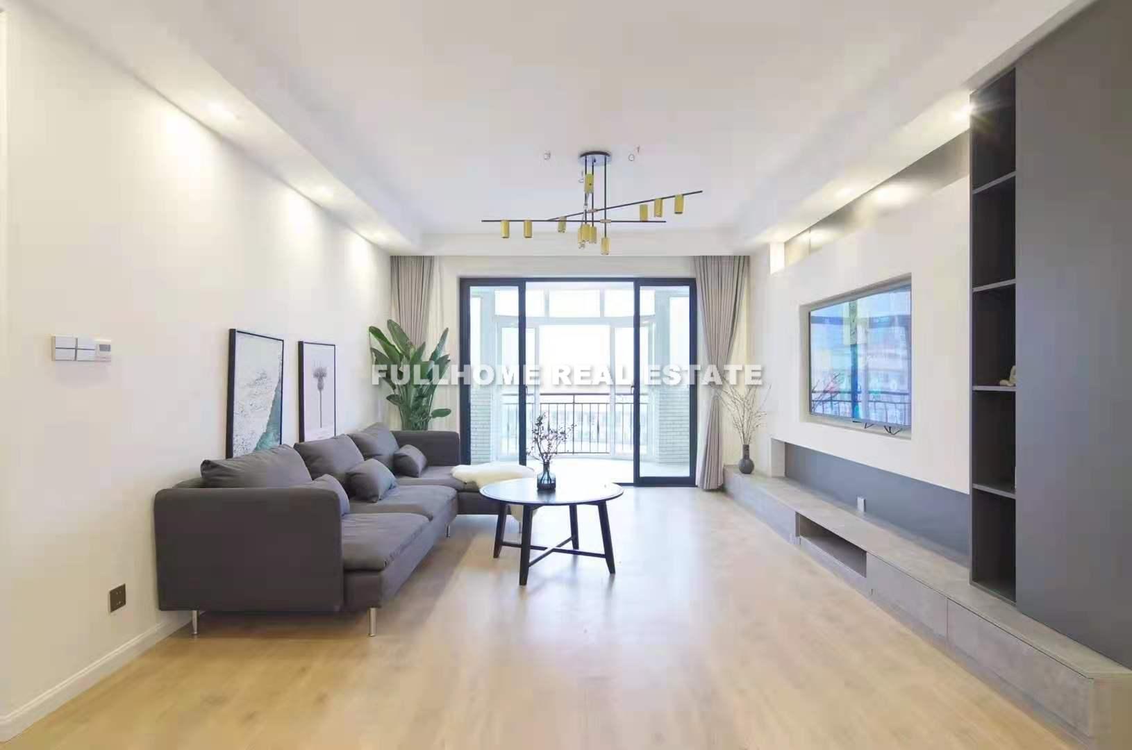 Same compound: Jin An Kang Yu, 3 bedrooms in Shanghai