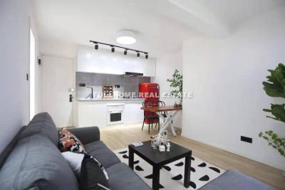 Same compound: Lane 1-200 Yuqing Road Old House, 1 bedrooms in Shanghai