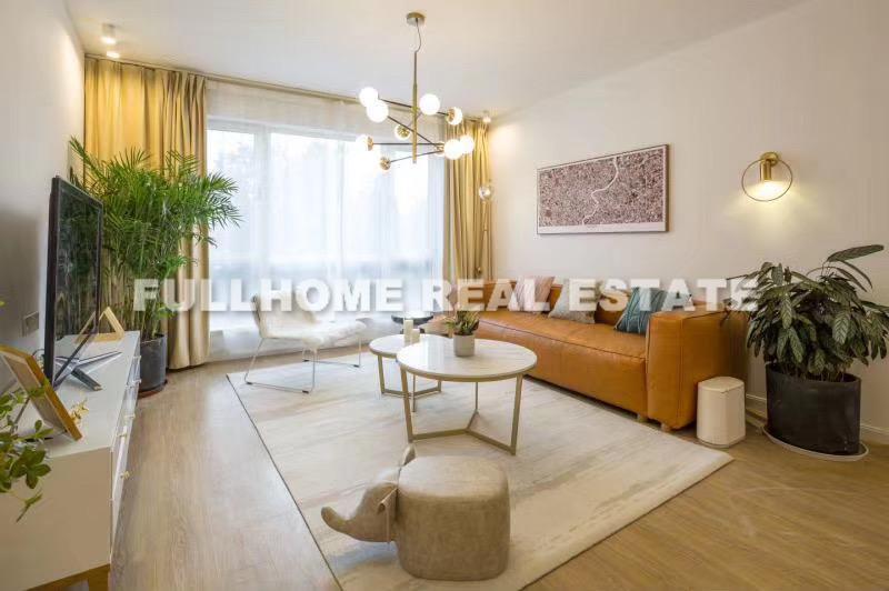 East Huaihai Apartment - 3 bedroom apartment in Shanghai, People Square, Downtown
