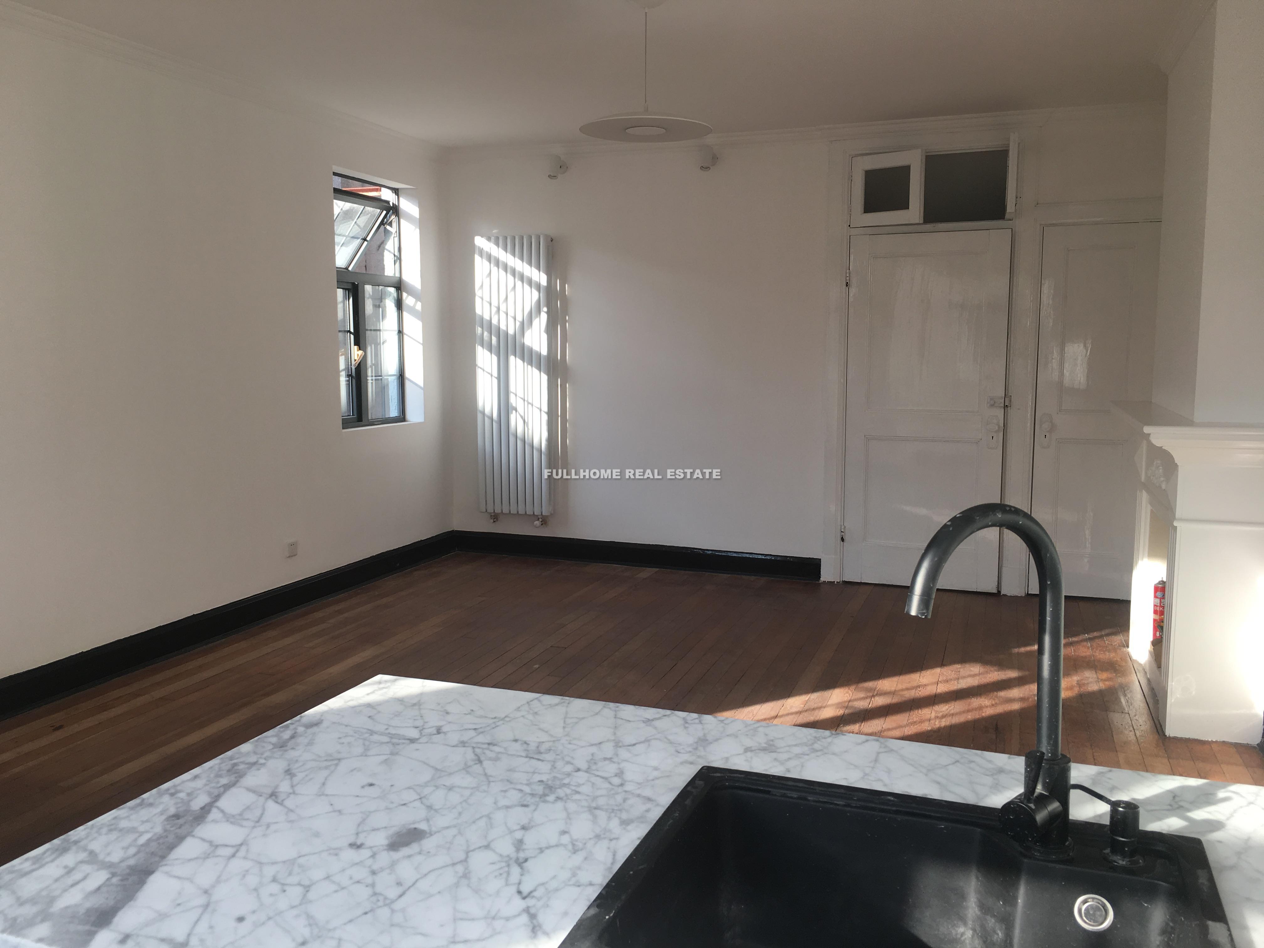 Lane 1-100 Xinle Road Old House - 3 bedroom apartment in Shanghai, FFC, Downtown