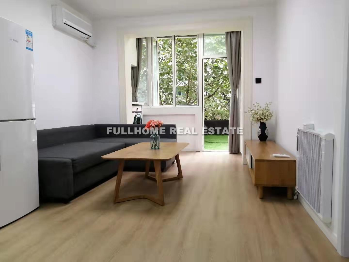 Same compound: Xiang Hua Qiao Apartment, 1 bedrooms in Shanghai