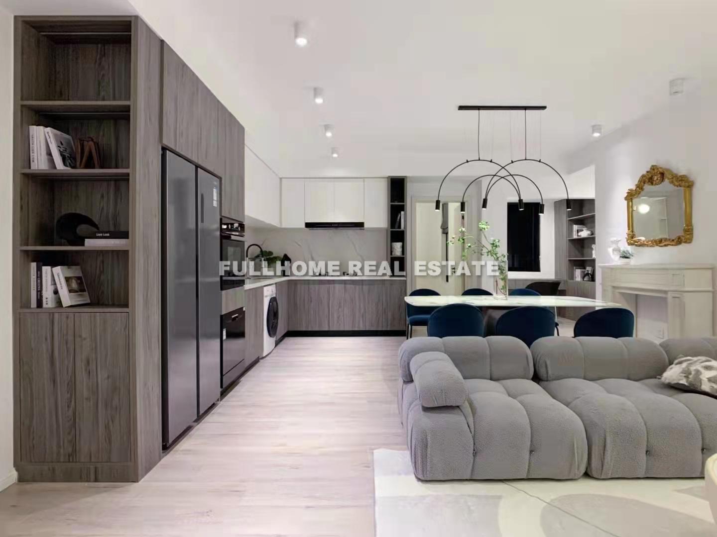 Jiaxin City Garden - 3 bedroom apartment in Shanghai, Downtown, Downtown