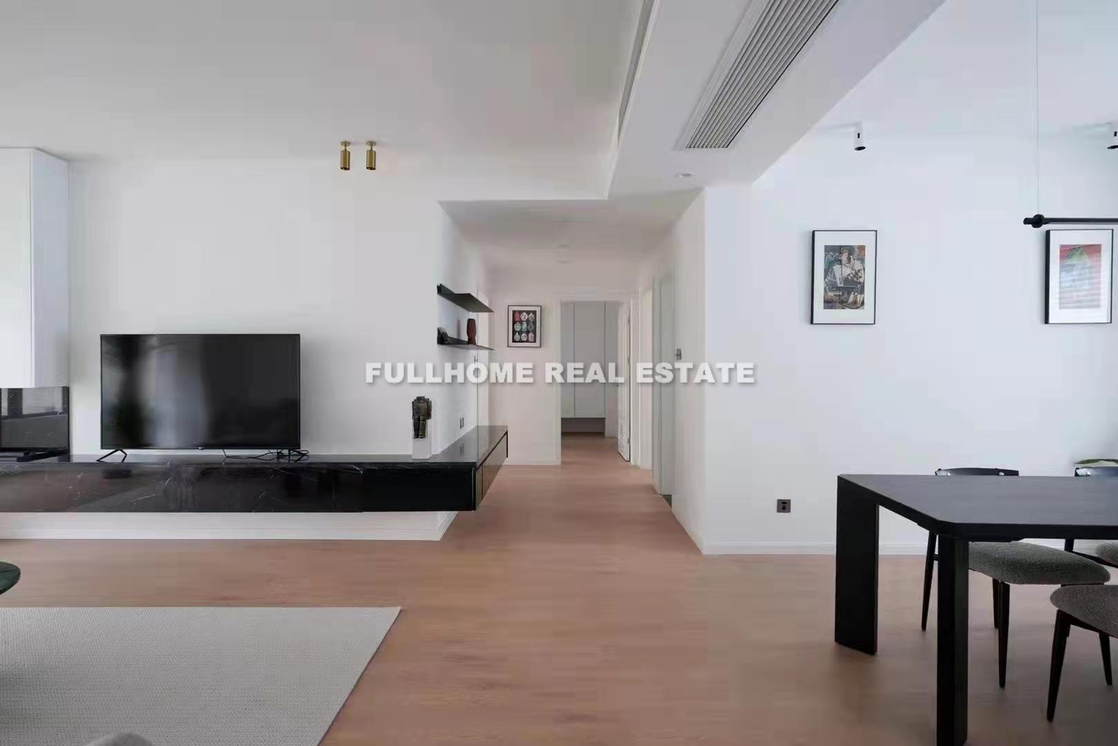 HuiLong New Town - 3 bedroom apartment in Shanghai, Xintiandi, Downtown