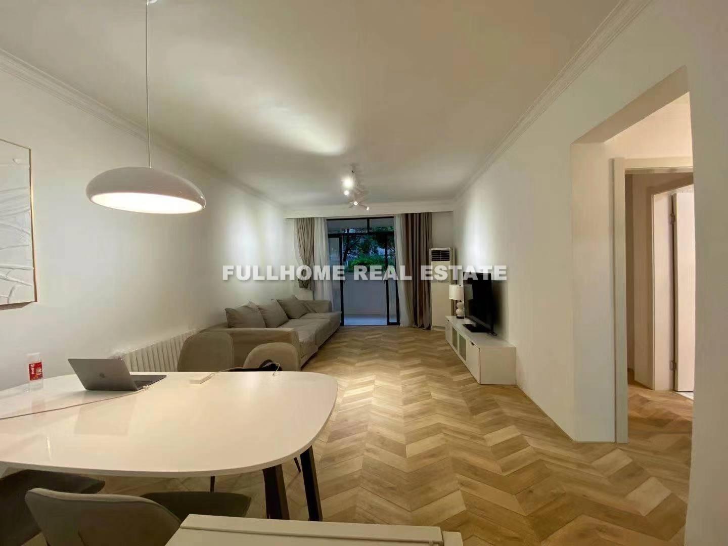 Same compound: Xinhua Apartment, 2 bedrooms in Shanghai