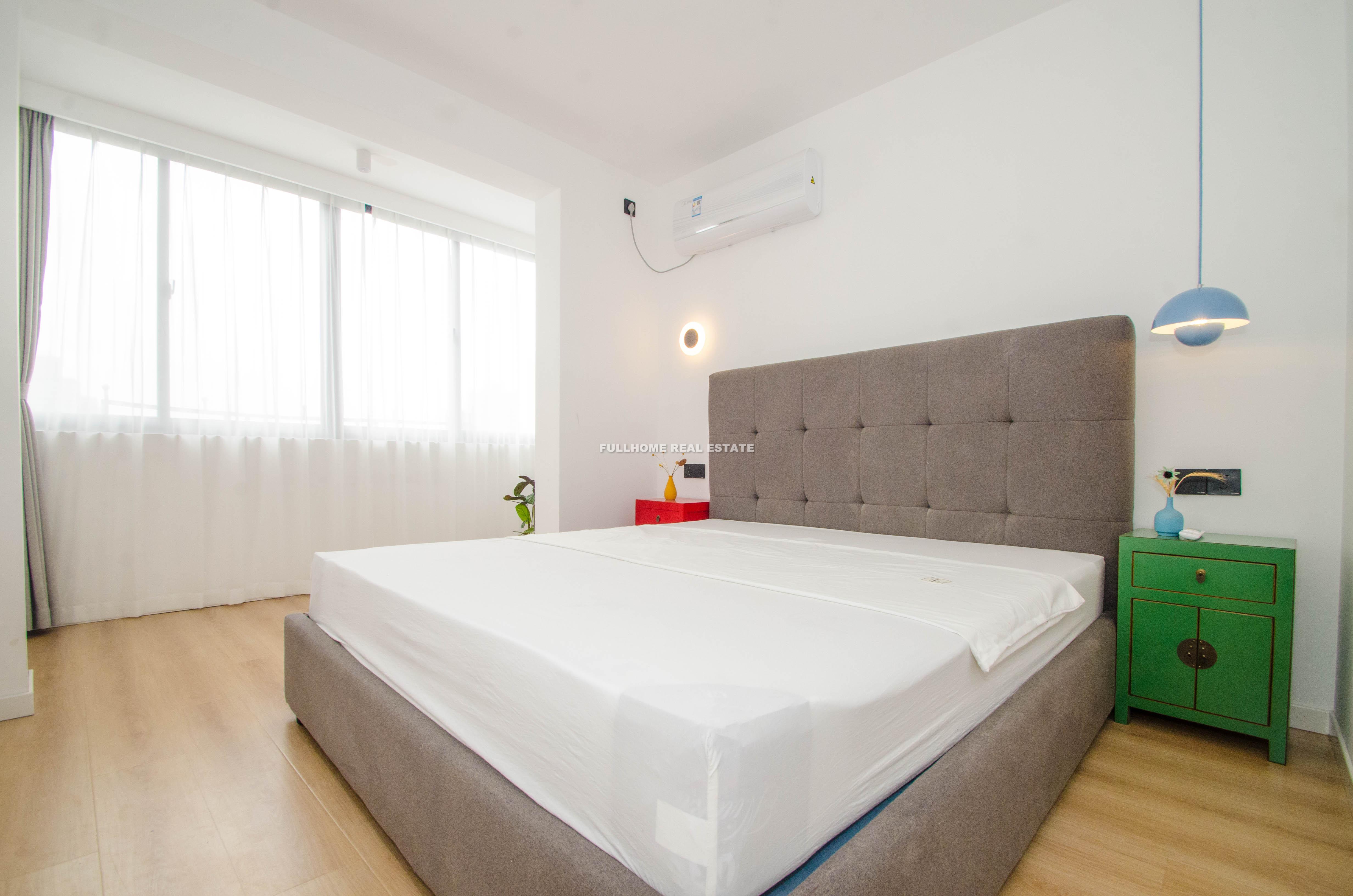 Same compound: Huatong Apartment, 3 bedrooms in Shanghai