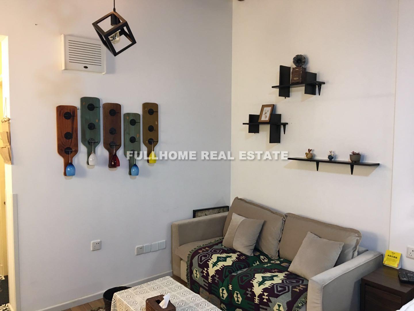 Same compound: Huai Hai Fang, 1 bedrooms in Shanghai