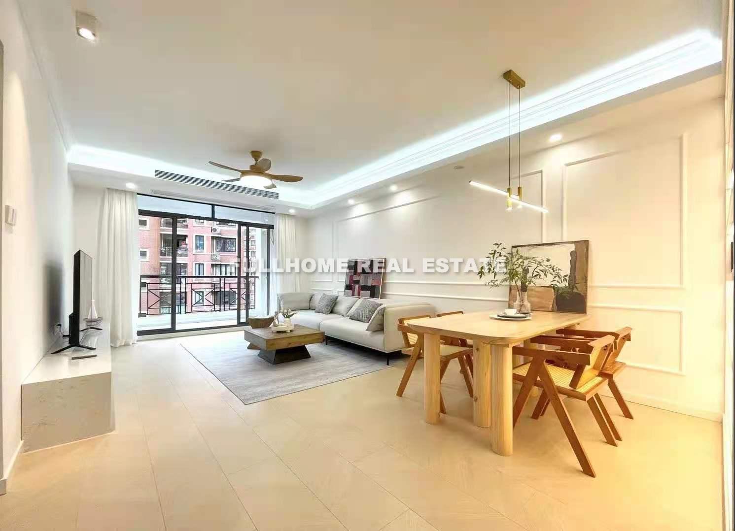 Same compound: Shanghai Flower City, 2 bedrooms in Shanghai