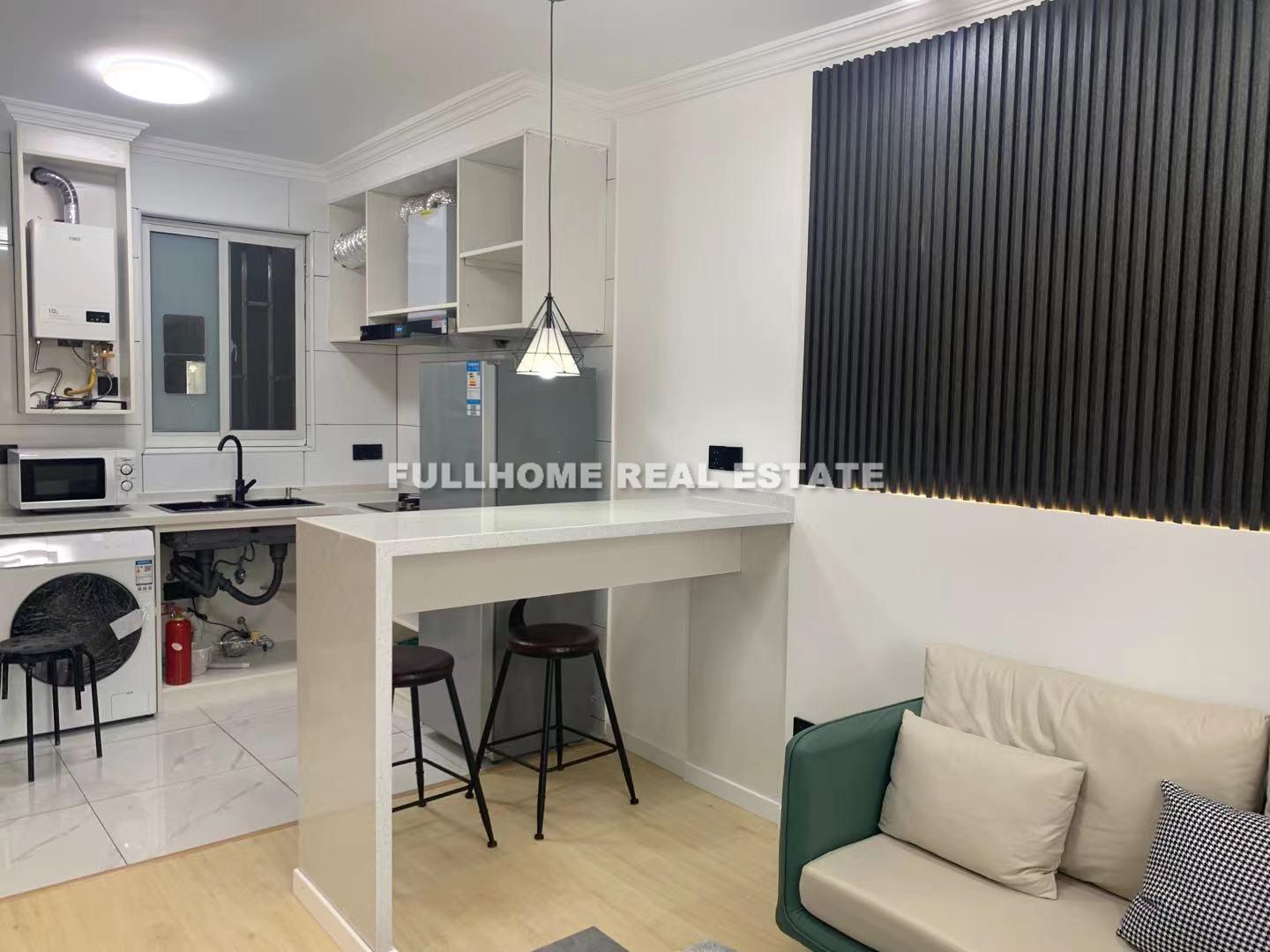 Same compound: Hua Yuan Apartment, 1 bedrooms in Shanghai