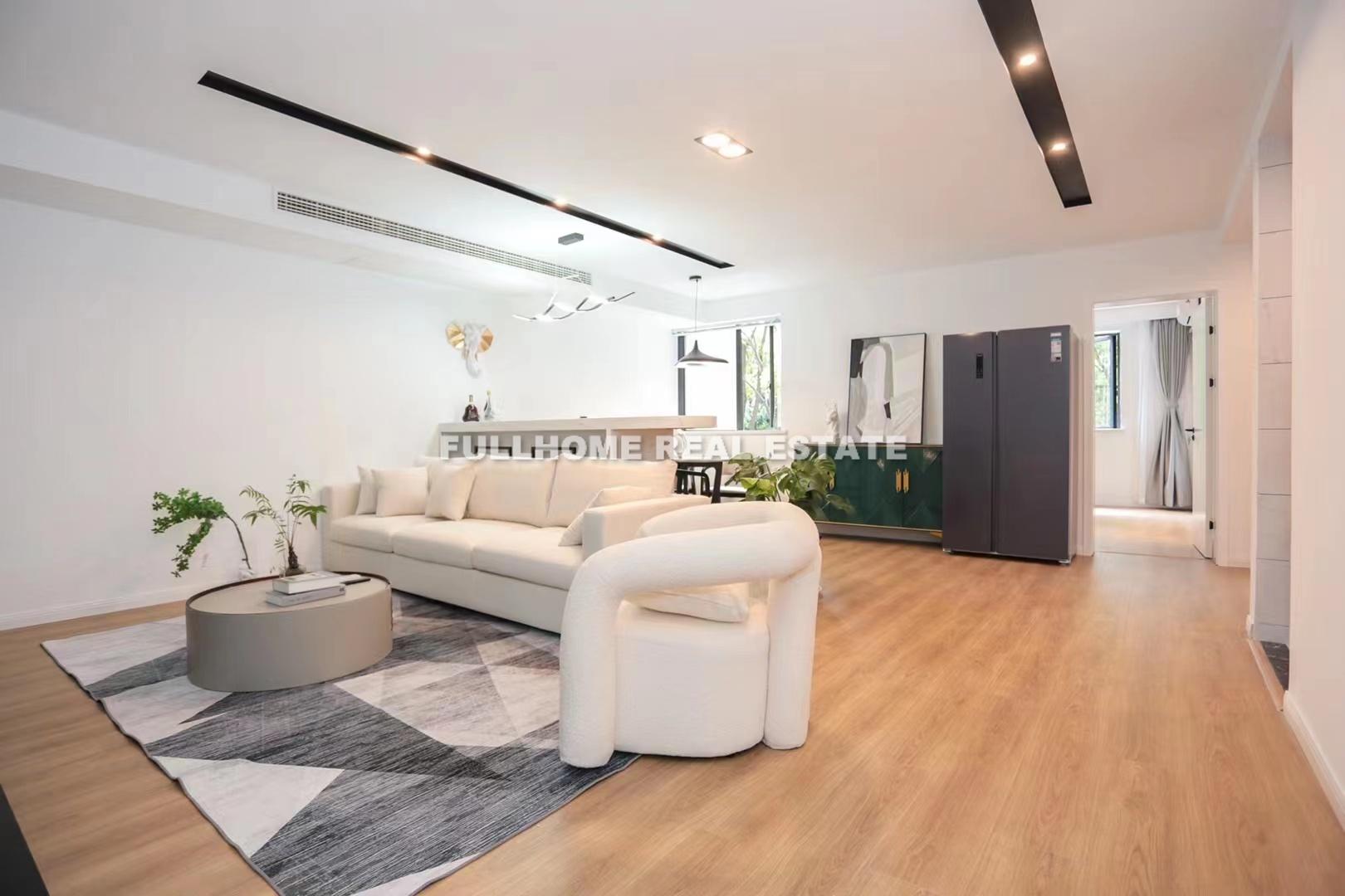 Yongchang Building - 2 bedroom apartment in Shanghai, Jing An, Downtown