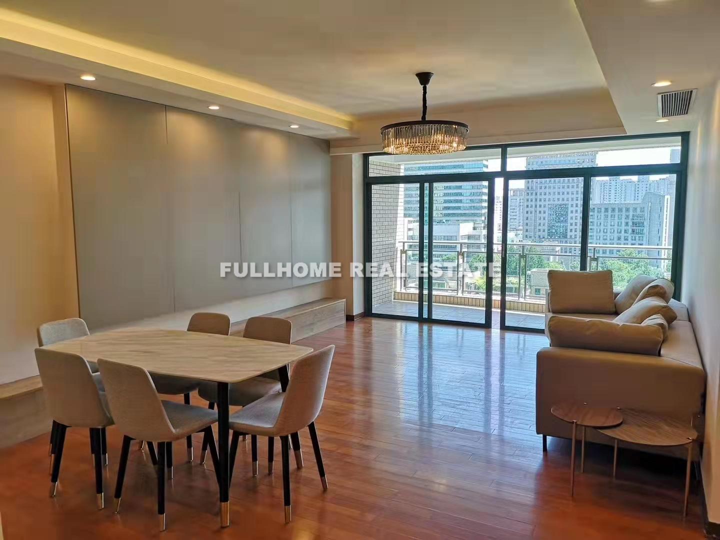 Oriental Manhattan - 3 bedroom apartment in Shanghai, Downtown, Downtown