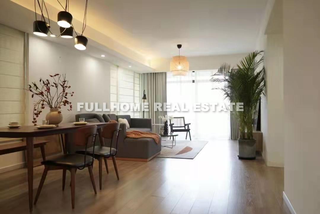 Same compound: Oriental Manhattan, 3 bedrooms in Shanghai