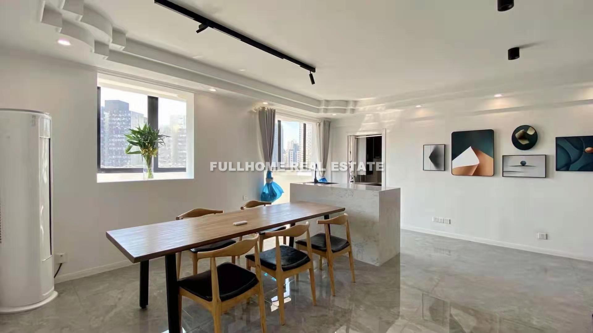 Same compound: Jingan Changhua Apartment, 3 bedrooms in Shanghai