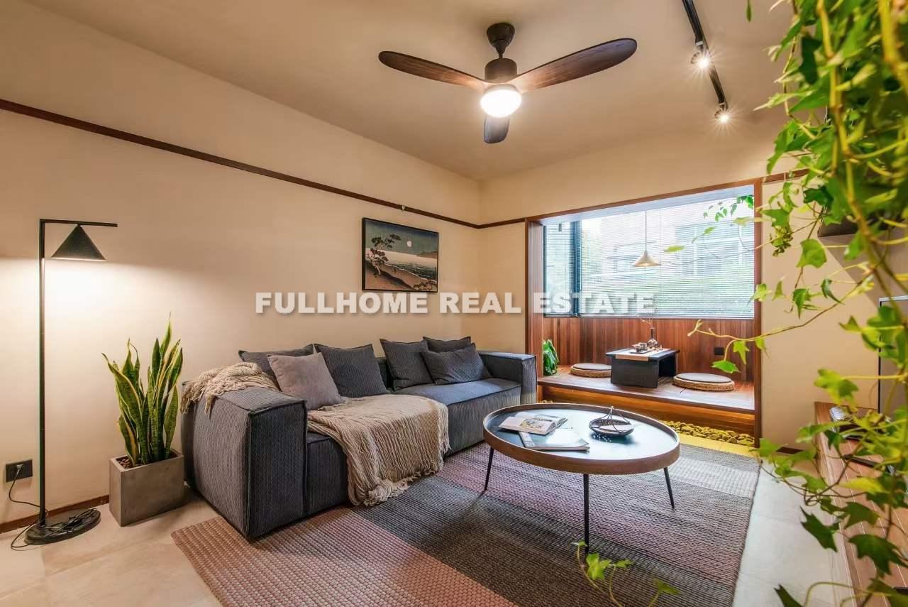 Same compound: Wanping Apartment, 3 bedrooms in Shanghai