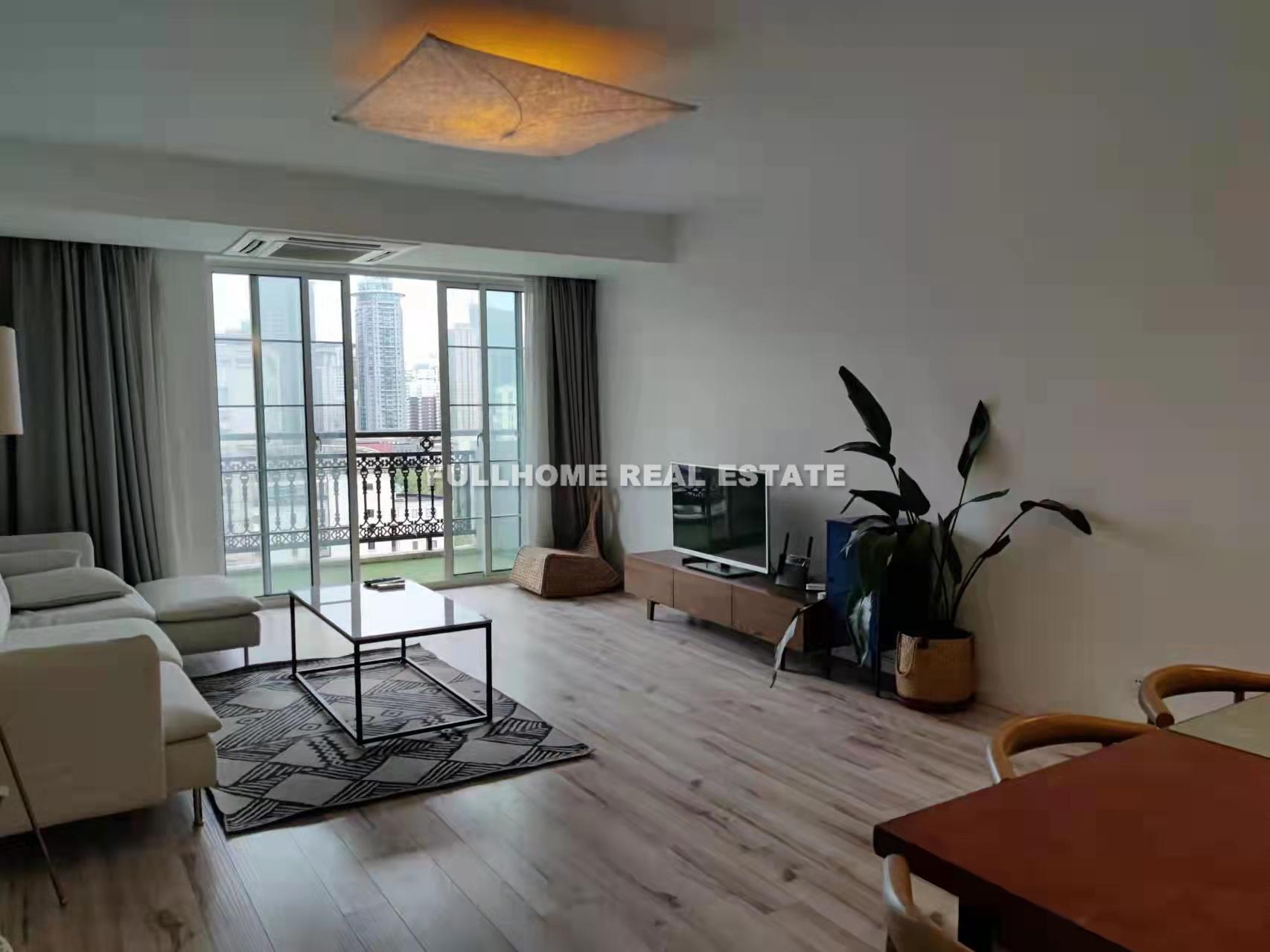 Same compound: Baoli Apartment, 3 bedrooms in Shanghai