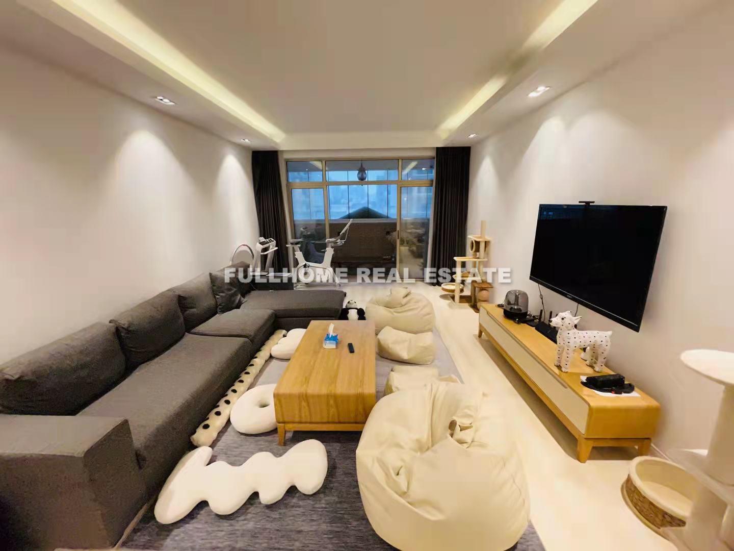 Louis Triumph Palace - 3 bedroom apartment in Shanghai, Zhongshan Park, Downtown
