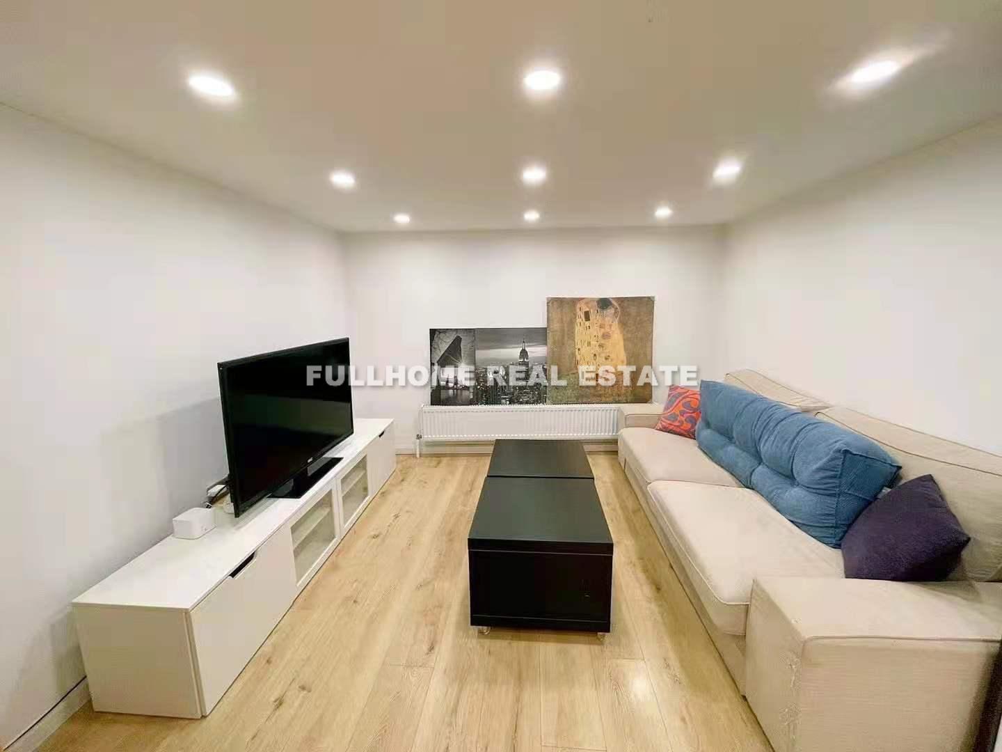 Lane 401-800 Changle Road Old House	 - 2 bedroom apartment in Shanghai, Jing An, Downtown