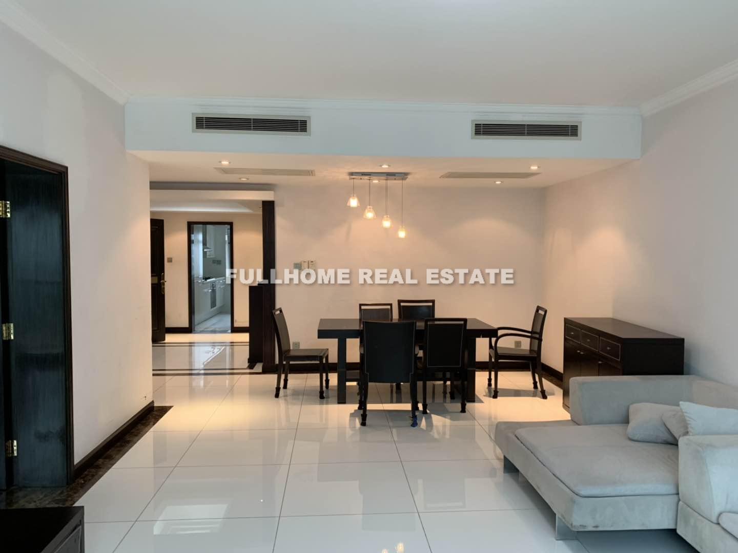 Shimao Riviera Garden - 2 bedroom apartment in Shanghai, Lujiazui, Pudong