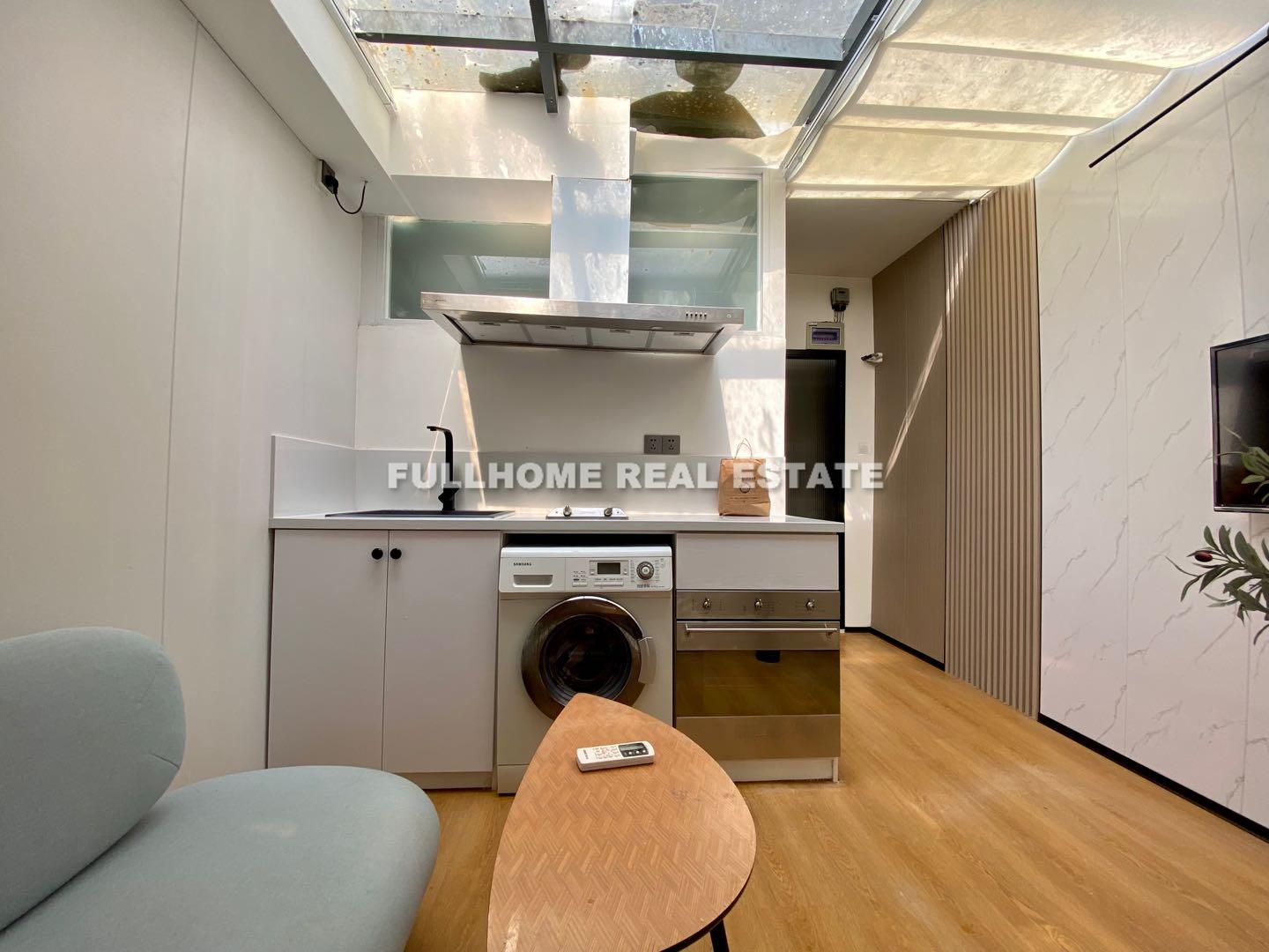 Lane 1001-1500 Middle Huaihai Road Old House - 1 bedroom apartment in Shanghai, Downtown, Downtown