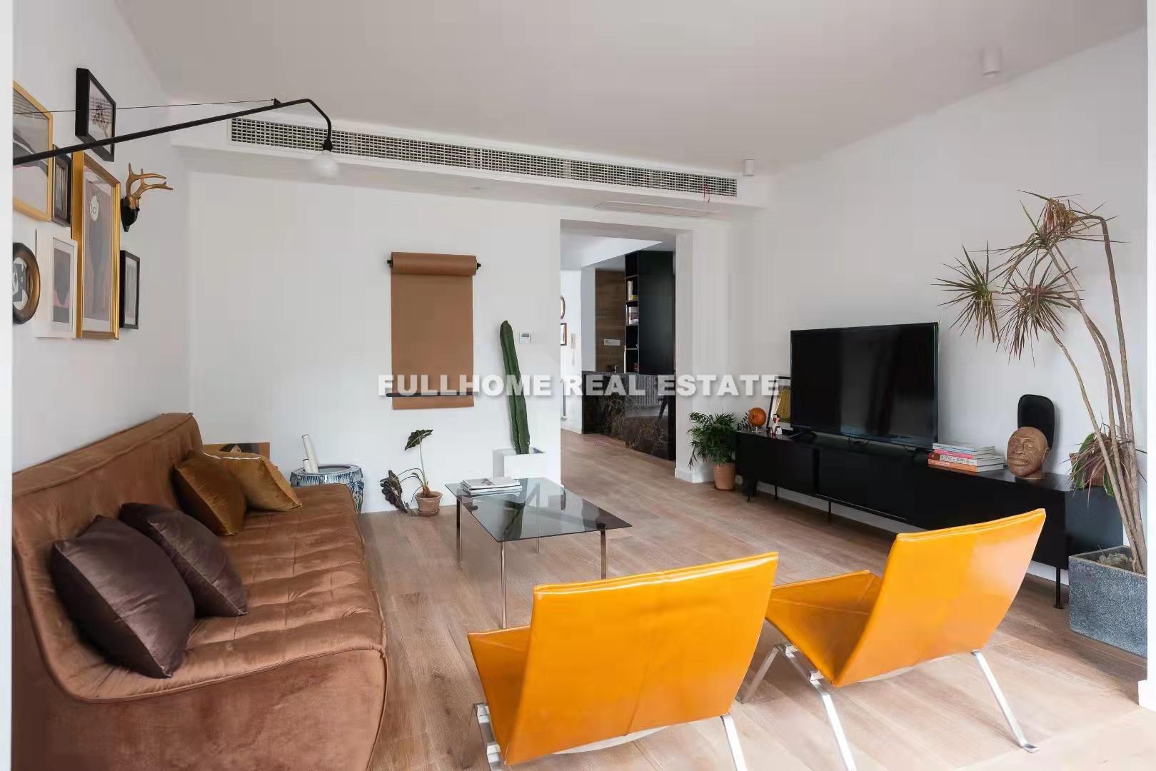 Same compound: Century Gate, 3 bedrooms in Shanghai