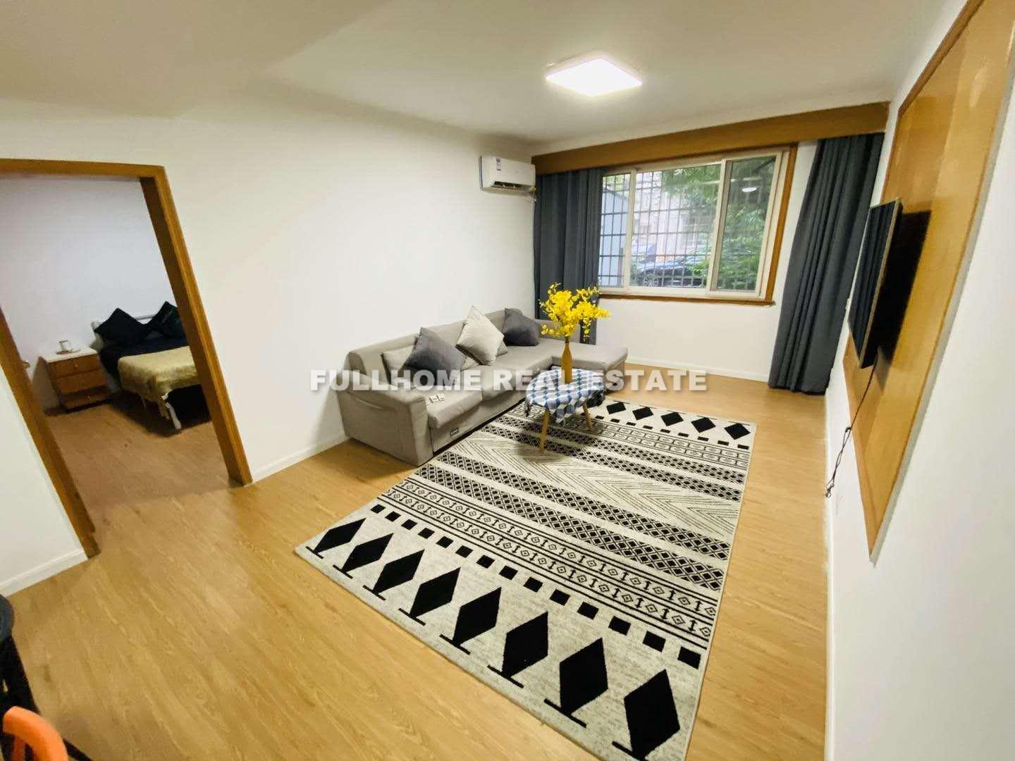Lane 1-3000 West Yan An Road Old House - 3 bedroom apartment in Shanghai, Downtown, Downtown