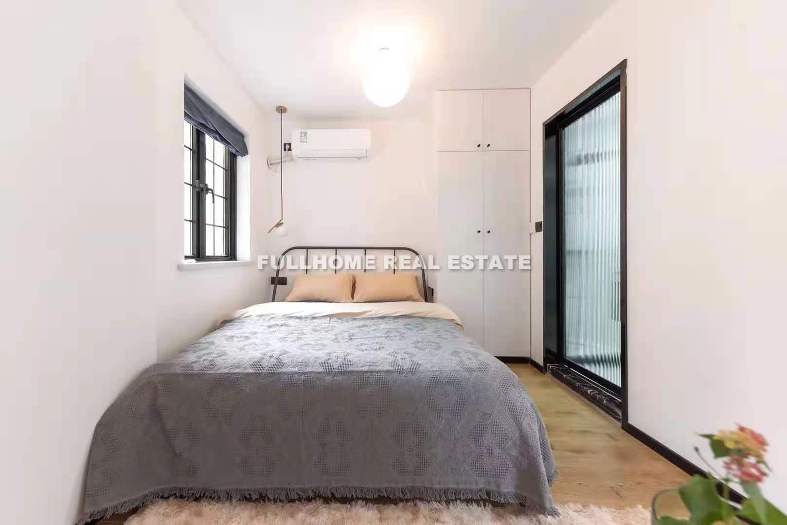 Same compound: Qinyuan Village, 1 bedrooms in Shanghai