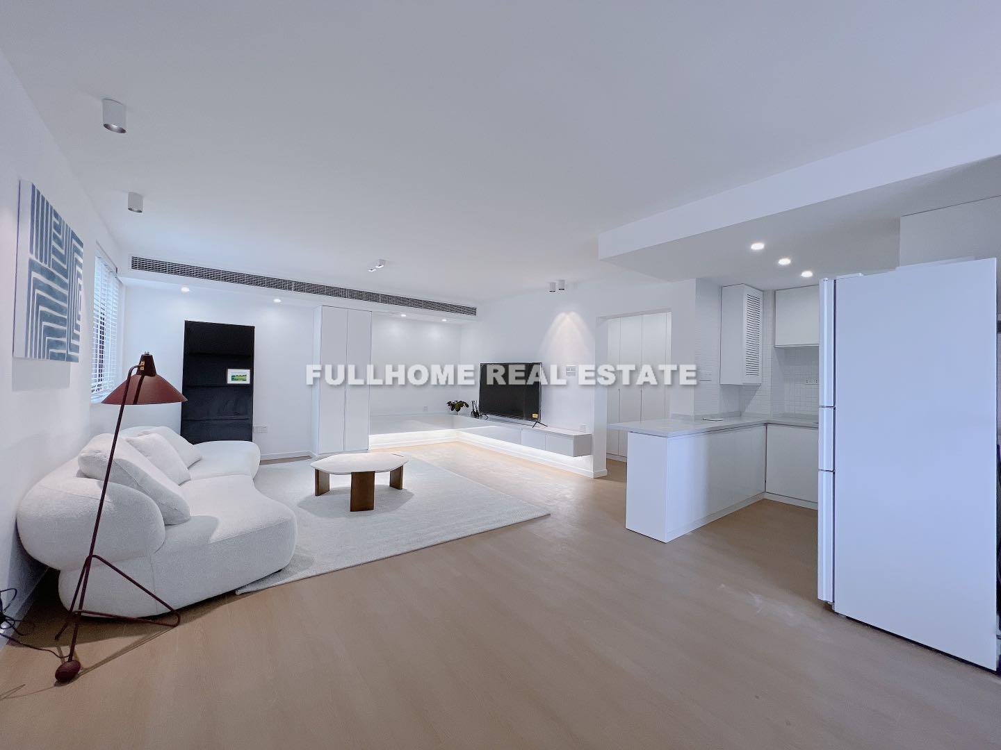 Same compound: Tianshan Apartment, 2 bedrooms in Shanghai