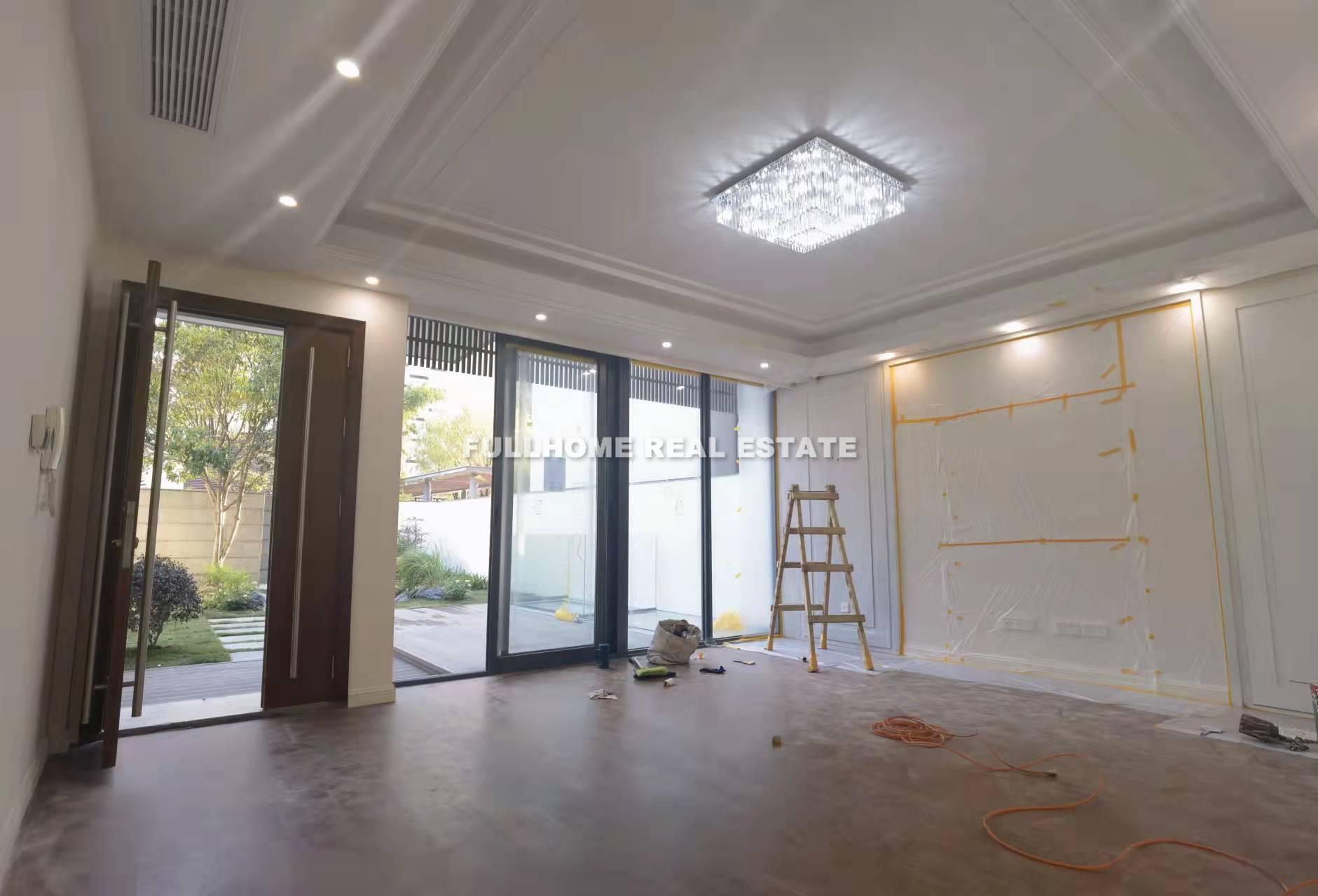 Lakeside Ville - 4 bedroom apartment in Shanghai, Qingpu, Suburb