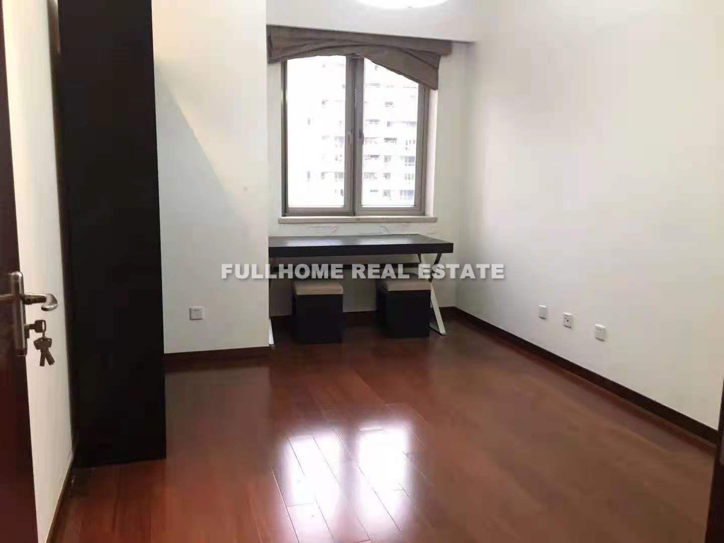 Similar property: Yanlord Town, 4 bedrooms, 224 sqm in Shanghai