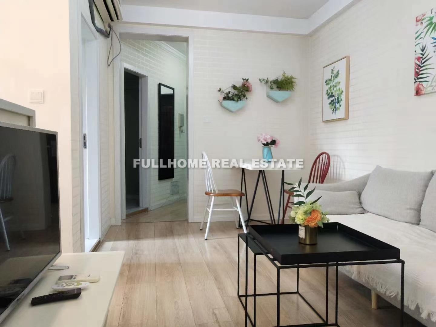 Same compound: Hongqi Jiaoshi Apartment, 1 bedrooms in Shanghai