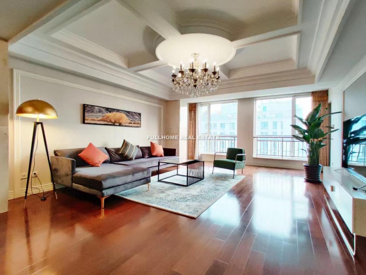 CBD Private Castle - 3 bedroom apartment in Beijing, Sanlitun