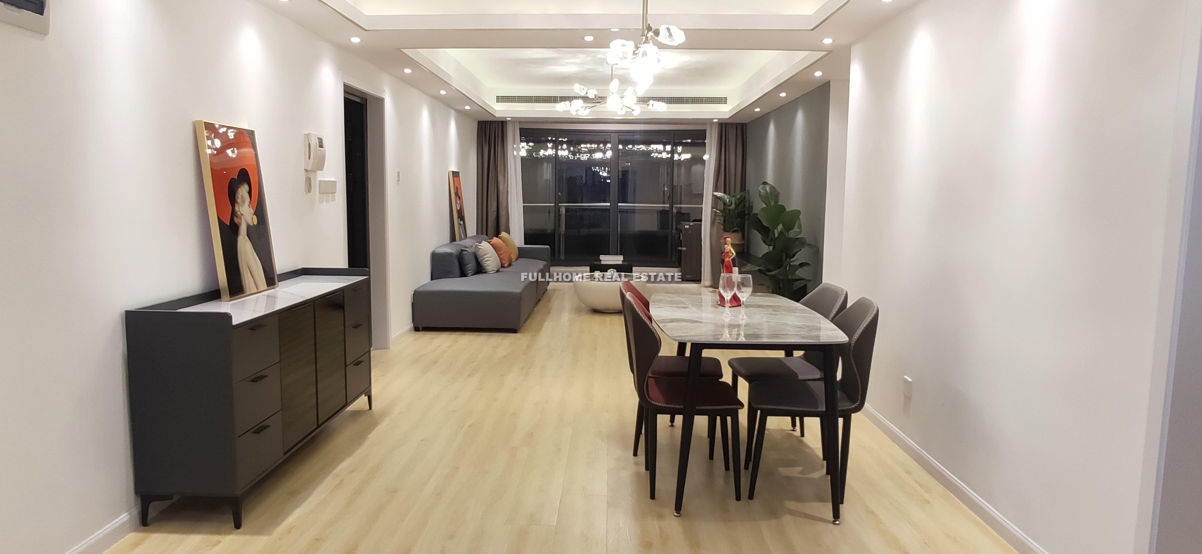 Same compound: Tianshan China Garden, 3 bedrooms in Shanghai