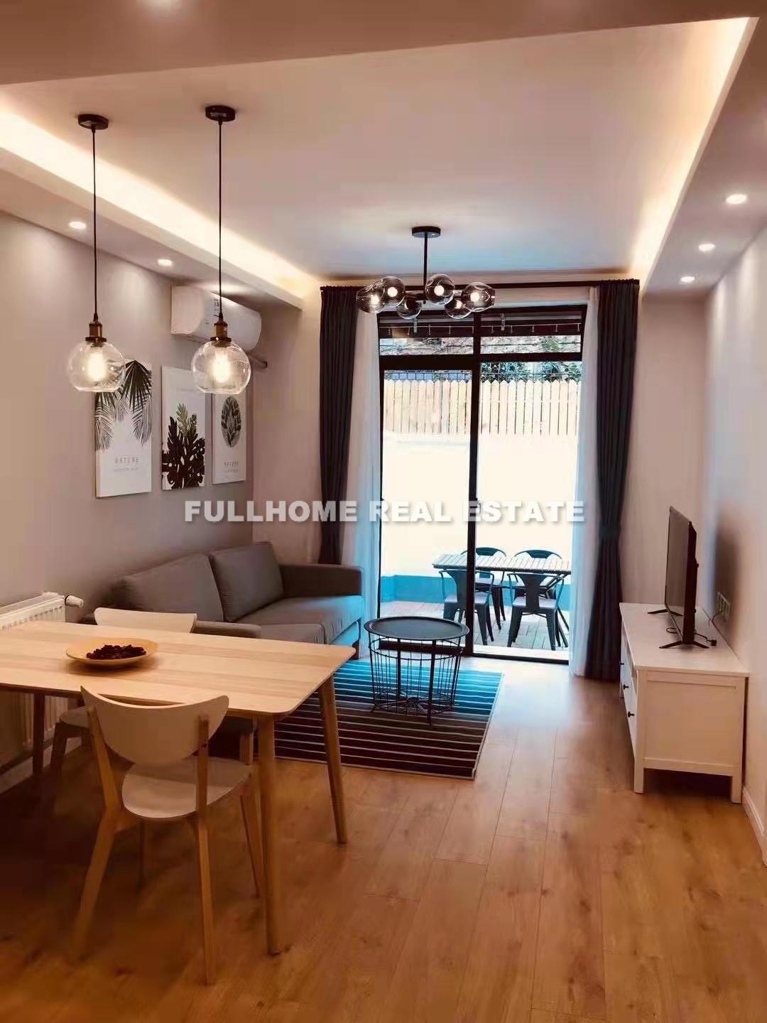 Lane 1-100 Fenyang Road Old House - 1 bedroom apartment in Shanghai, FFC, Downtown